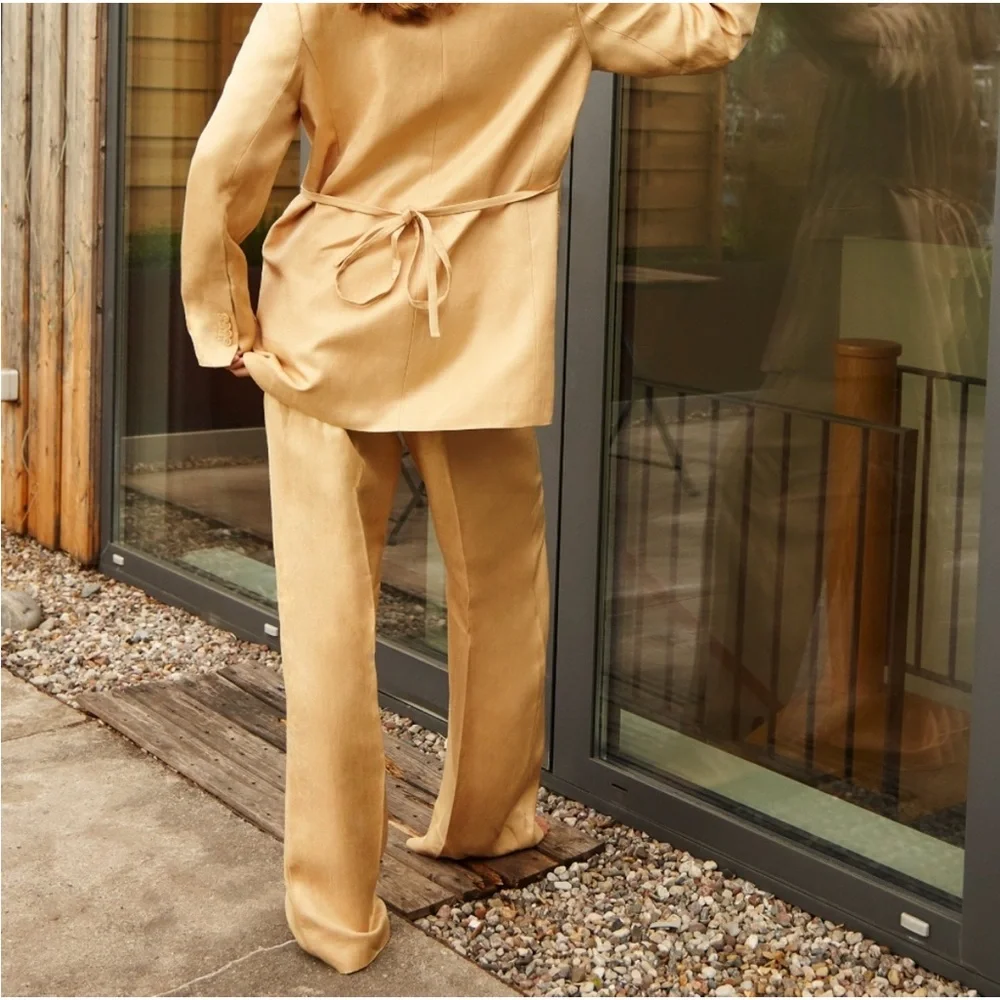 Aritzia Wilfred Le Fou Tango Trousers Tan Gold size 00